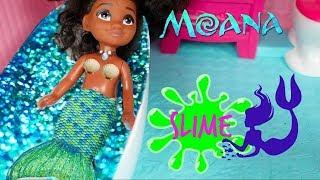 Moana Takes A MAGICAL DIY Mermaid Slime Bath - Moana Becomes a Mermaid