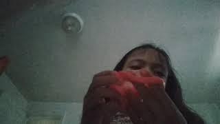 How i make slime with....    Glow in the dark glue and water and lotion