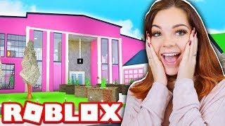 BUILDING MY GIRLFRIEND'S BLOXBURG DREAM HOUSE!! (Roblox)