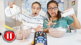 PAUSE SLIME CHALLENGE WITH SOPHIA AND MOM!